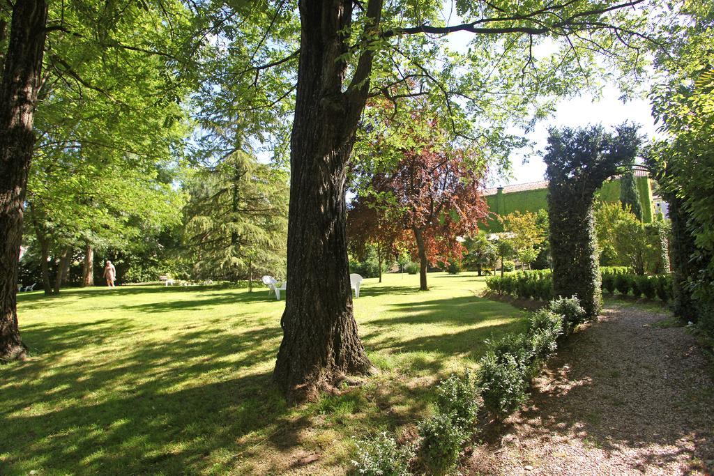 Logis Hotel Restaurant Les Norias Cazilhac  Buitenkant foto
