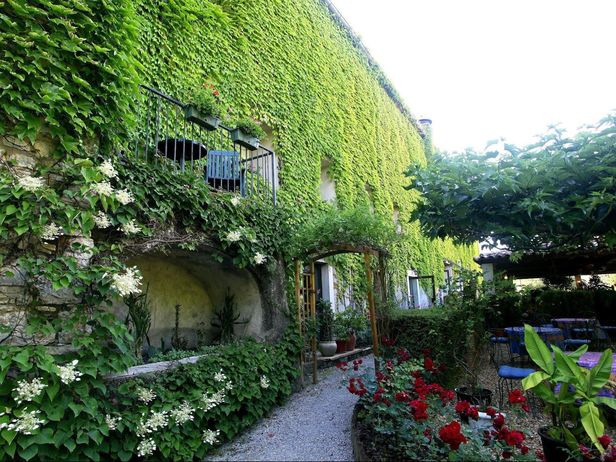 Logis Hotel Restaurant Les Norias Cazilhac  Buitenkant foto