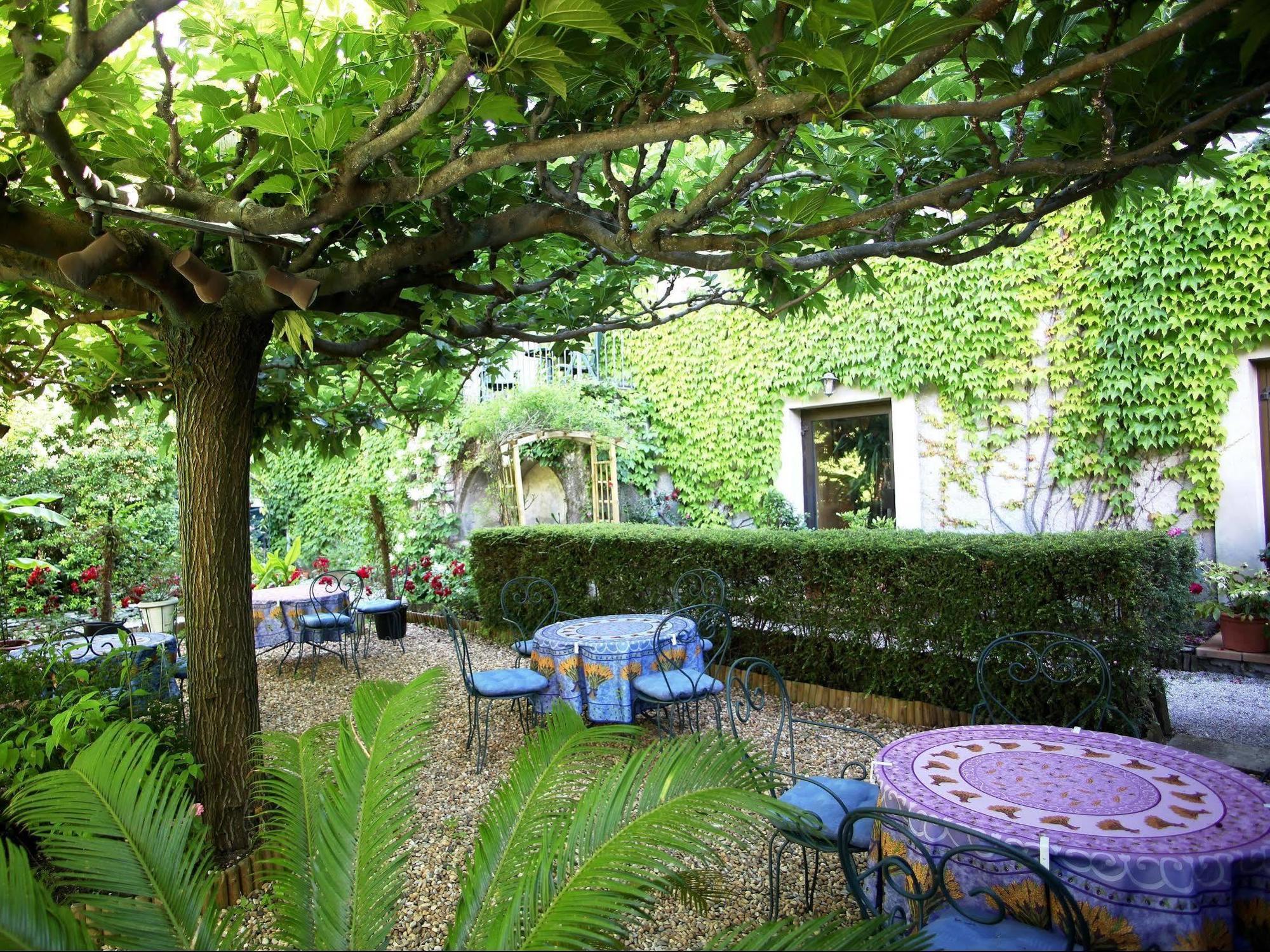 Logis Hotel Restaurant Les Norias Cazilhac  Buitenkant foto